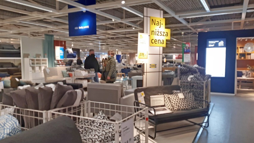IKEA podczas lockdownu jest otwarta. W sobotę, 20 marca,...