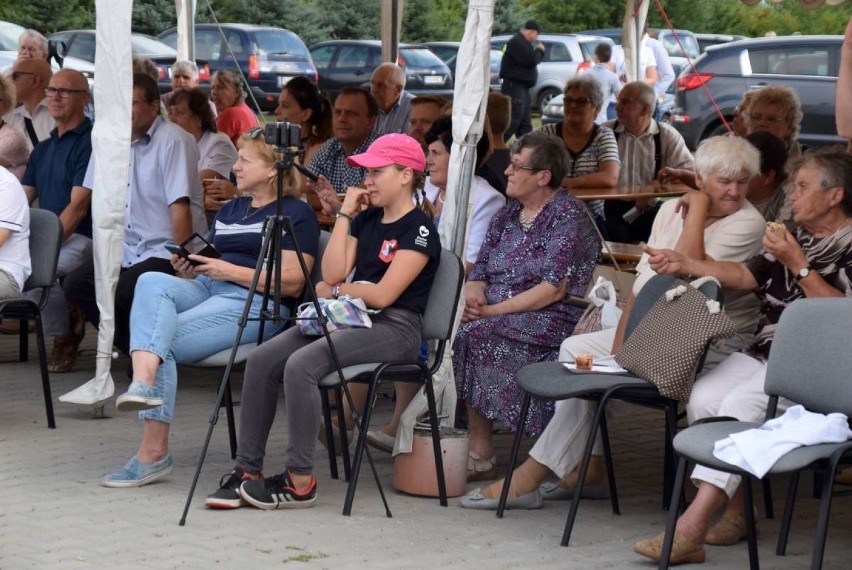 W Mnichowie w gminie Gniezno odbyły się dożynki wiejskie dla...