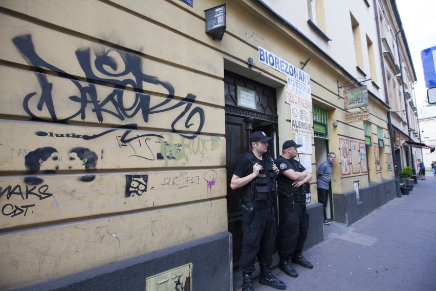 Kraków. Makabryczne odkrycie na Kazimierzu. Ciała dwóch osób znalezione w mieszkaniu