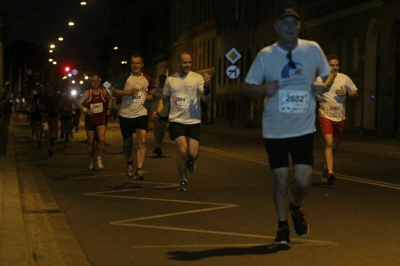 Nocny Wrocław Półmaraton 2013 odwołany! Tłum spontanicznie ruszył ulicami! A Dutkiewicz przeprasza