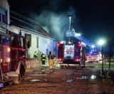 Tragiczny pożar pod Nowym Tomyślem. Zapalił się budynek gospodarczy. Zginął strażak
