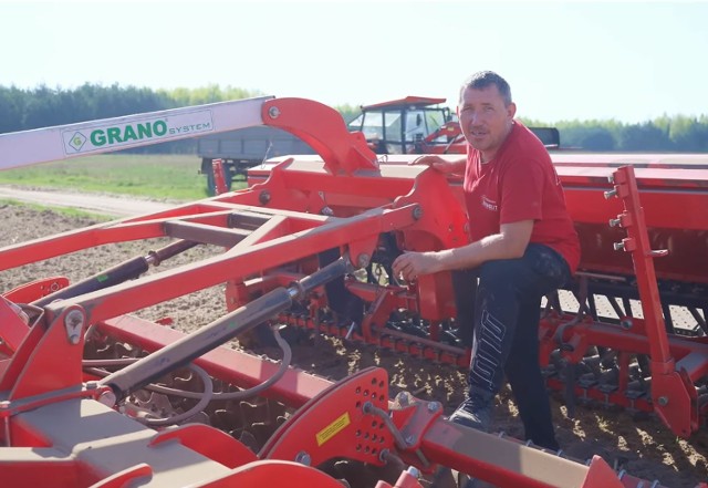 Andrzej wziął się do pracy. By zasiać zboże postanowił wynająć wielki traktor