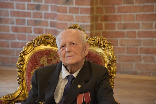 W sobotę, 17 czerwca o godz. 16.30 w koszalińskim Pałacu Ślubów odbyła się uroczystość z okazji 100-lecia urodzin Pana Czesława.