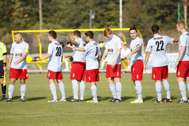 Piłkarze 4-ligowego MKS-u Gogolin stają przed bardzo trudnym zadaniem. Zmierza się bowiem z wiceliderem 3 ligi - Ruchem Zdzieszowice.