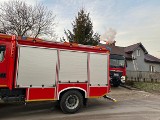 W miejscowości Sadek pod Pińczowem wybuchł pożar. Strażacy w akcji