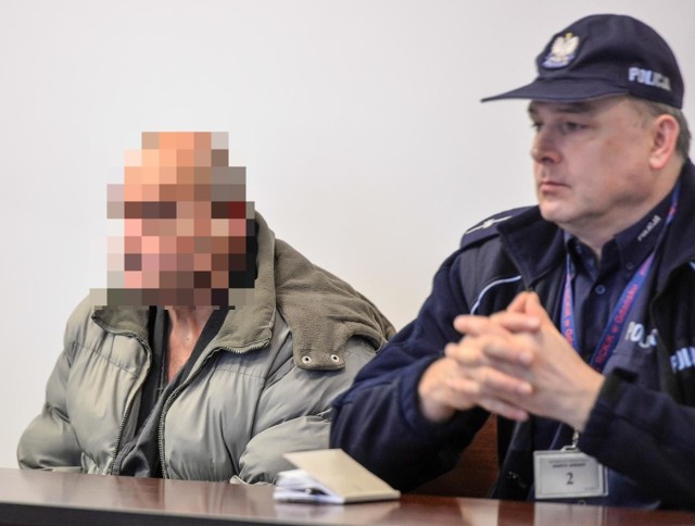 Do 12 lat więzienia grozi 68-latkowi, który od 2002 roku miał molestować dzieci w gdańskich autobusach i tramwajach.  Proces Janusza S. będzie się toczył za zamkniętymi drzwiami.