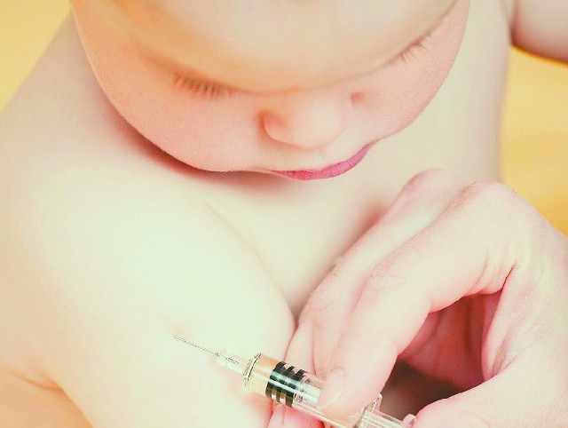Szczepienia zapobiegające odrze są obowiązkowe. Szczepionki podaje się po raz pierwszy w 13 - 14 miesiącu życia, powtarza się je w wieku 12 - 13 lat. O odmowach sanepid informuje służby wojewody.