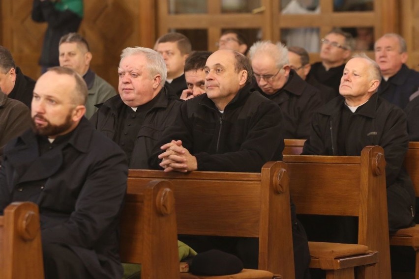 Trzech biskupów i ponad 200 kapłanów modliło się w kieleckim Sanktuarium Miłosierdzia Bożego 