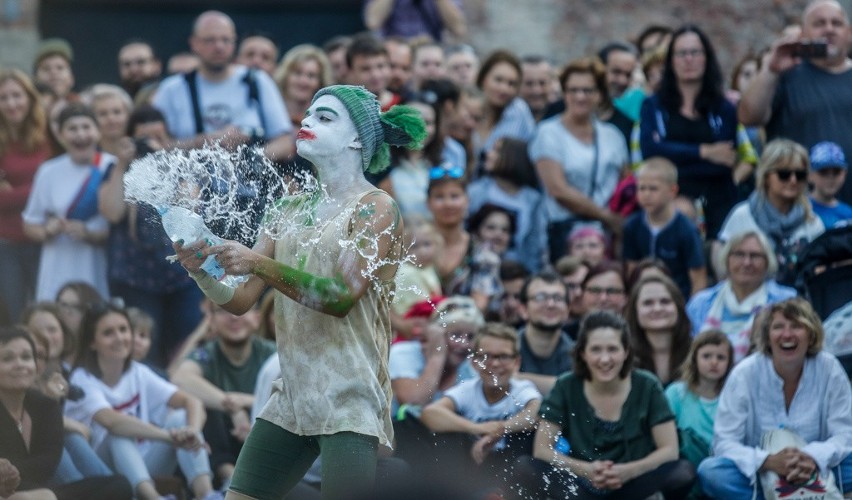 Międzynarodowy Festiwal Teatrów Plenerowych i Ulicznych FETA...