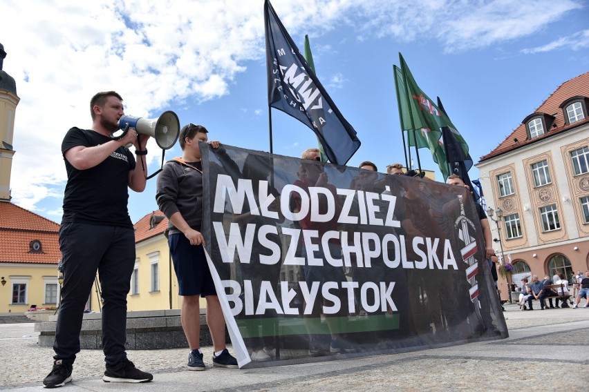 Młodzież Wszechpolska manifestowała przeciw polityce...