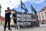 Młodzież Wszechpolska manifestowała przeciw polityce migracyjne prezydenta Białegostoku (wideo)