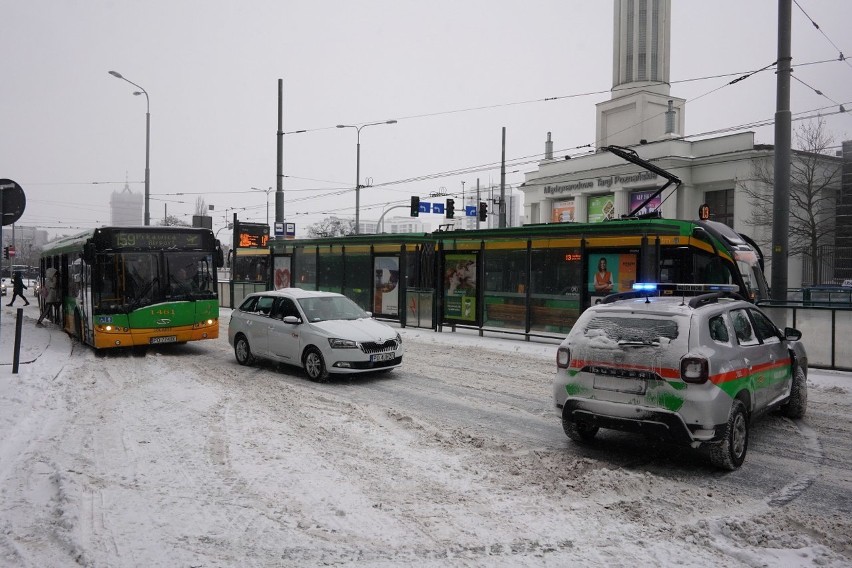 Wykolejenie tramwaju koło Sheratona.