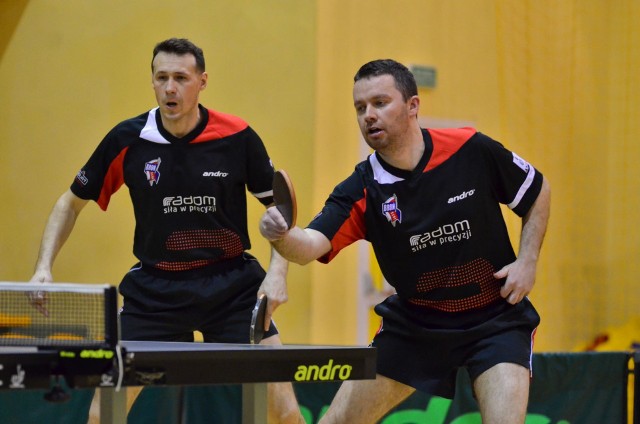 Artur Kalita (z lewej) i Paweł Glegoła, zagrają na drugim stole w pierwszoligowym zespole radomskiej Broni