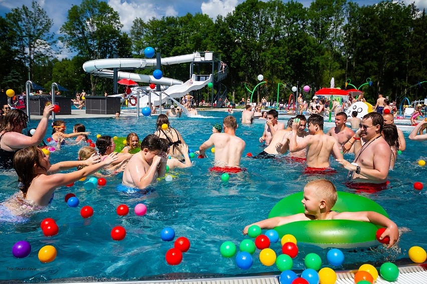W czwartek odbyło się otwarcie sezonu letniego na basenach w...