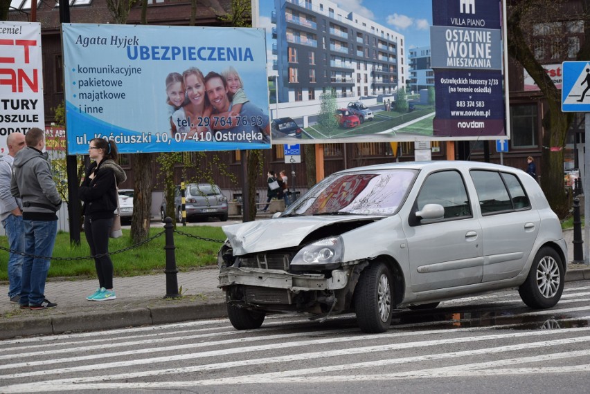 Stłuczka na skrzyżowaniu ulic Bogusławskiego i 11 Listopada