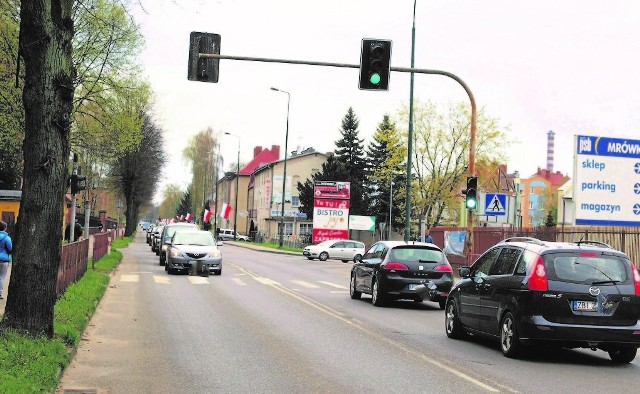 Ulica Kołobrzeska w Białogardzie jest częścią ważnej drogi wojewódzkiej nr 163. W wakacje ruch tutaj wzrasta nawet dwukrotnie. W tym roku kierowcy muszą przygotować się na utrudnienia