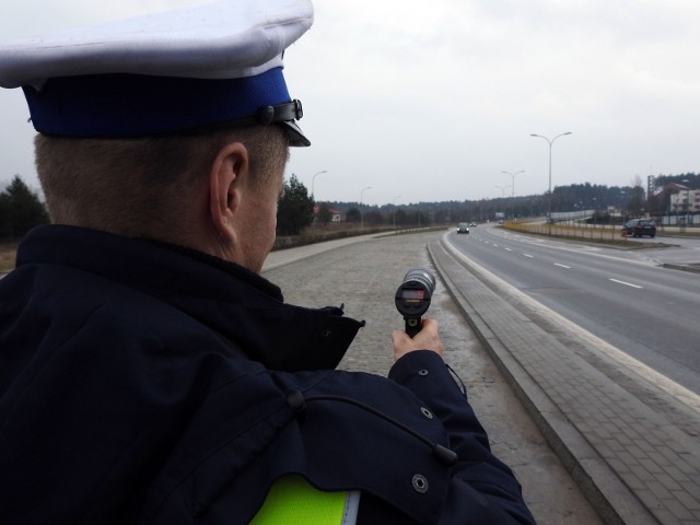Poznańscy funkcjonariusze na co dzień mają do dyspozycji 22 urządzenia do pomiarów prędkości. Aż 10 z nich to właśnie radary Iskra-1, o których wycofanie wnioskowali policjanci