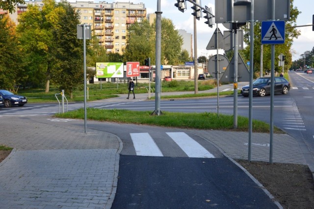Jest nowa ścieżka rowerowa wzdłuż ulicy 11 Listopada w Radomiu.