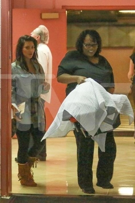Kim Kardashian po raz pierwszy po porodzie! (fot. screen...