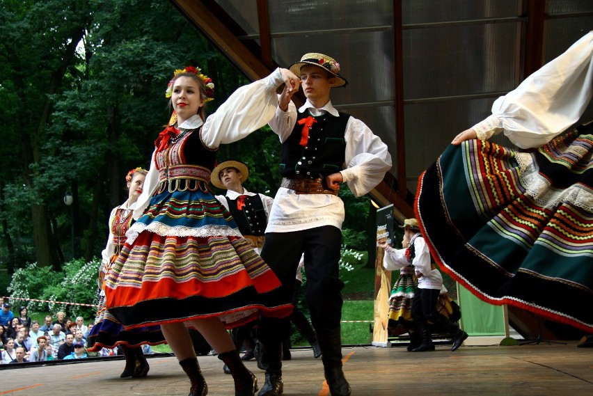 Dziecięcy Festiwal Tańców i Przyśpiewek Ludowych