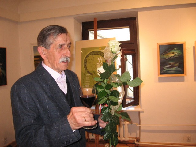 Longin Pinkowski wzniósł toast za pomyślność wszystkich gości wernisażu.