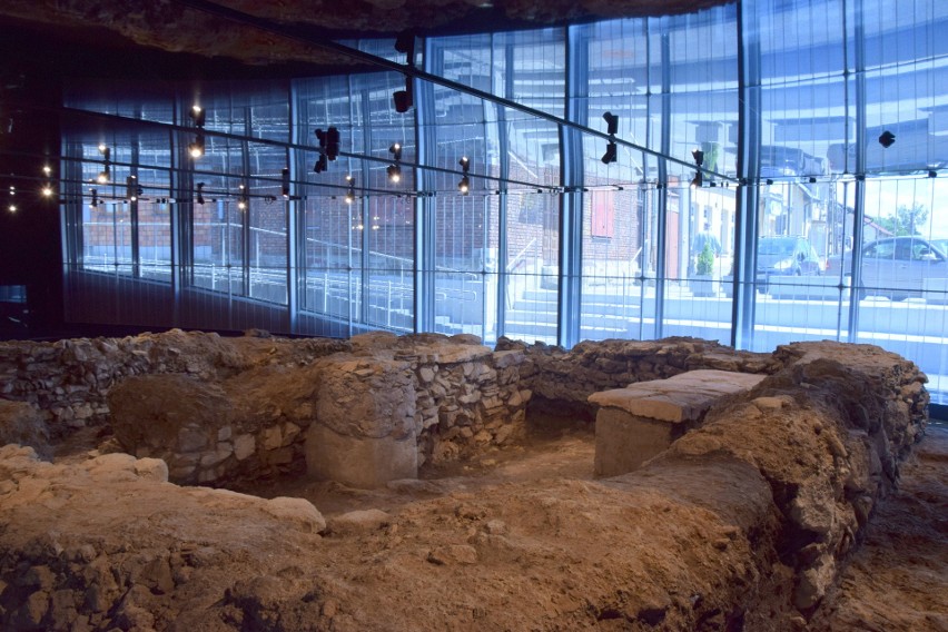 Nowa podziemna trasa w Muzeum Archeologicznym w Wiślicy przyciąga wielu zwiedzających. Bilety rezerwowane są nawet na dwa tygodnia do przodu