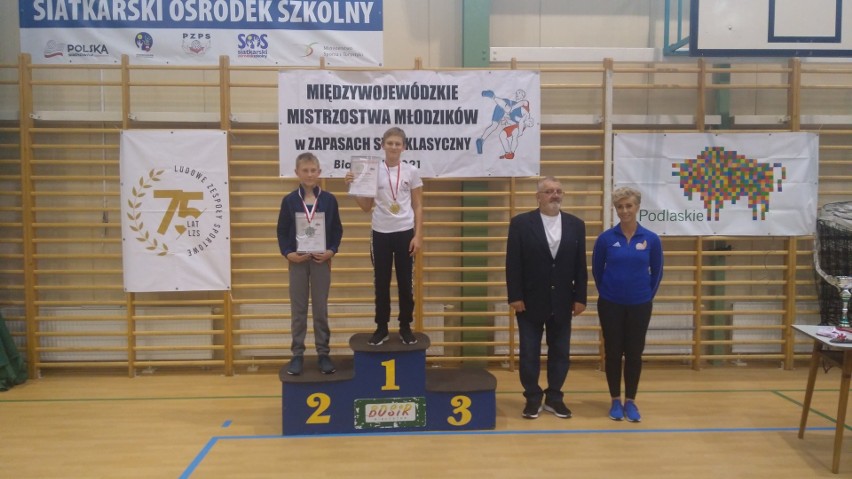 Na podium z nr 1 Szymon Godun (KS Wschód Białystok)