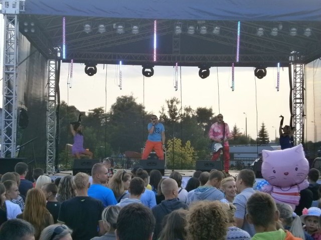 II Festiwal Ziemi Szydłowieckiej Dance i Disco Polo w niedzielę nad zalew przywiódł tłumy