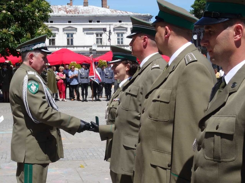 Nowy Sącz: Karpacki Oddział Straży Granicznej ma patrona i sztandar [ZDJĘCIA]