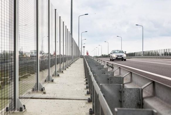 Zawarto umowę na budowę ekranów akustycznych wzdłuż autostrady A4 w okolicach Zgorzelca. Zdjęcie ilustracyjne.