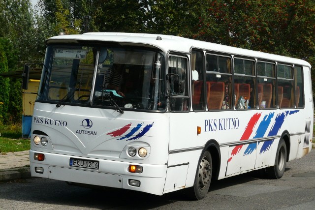 29 nowych linii autobusowych zaczęło kursować w województwie łódzkim. Połączyły one miejscowości oddalone od linii kolejowych z dworcami, na których można przesiąść się do pociągów ŁKA i kontynuować podróż np. do stolicy województwa. Bilet na taka łączona podróż jest o 20 procent tańszy od kupowanego osobno w autobusie i pociągu.Czytaj na kolejnym slajdzie 