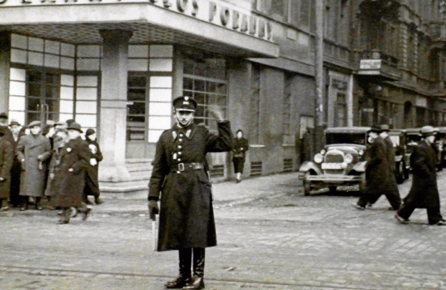 Posterunkowy Franciszek Antoszczyk przed wojną u zbiegu ul. Traugutta i Piotrkowskiej w Łodzi. Jedna z ofiar NKWD w Twerze