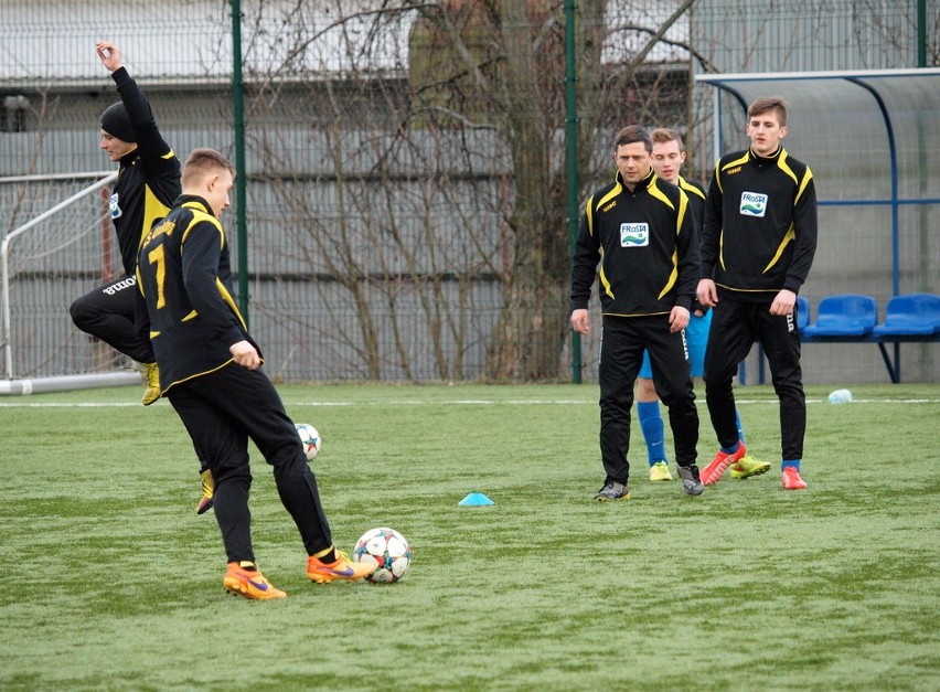 W spotkaniu sparingowym Tęcza Wiąg (B klasa) uległa...