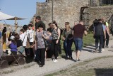 Majówka na zamku w Chęcinach. Mnóstwo ludzi i dobra zabawa. Zobacz zdjęcia