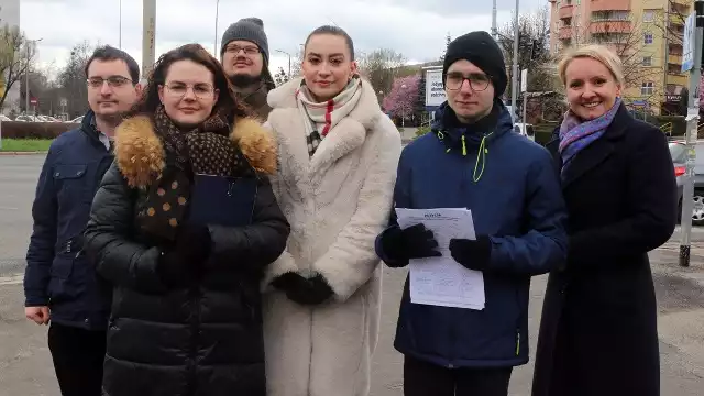 Działania Forum Młodych PiS wspiera poseł Agnieszka Soin. - Po podpisach widzimy, że wielu mieszkańców wrocławian chce, by prezydent Ciążyński przeprosił za słowa, które depczą naszą historię - mówi Agnieszka Soin.