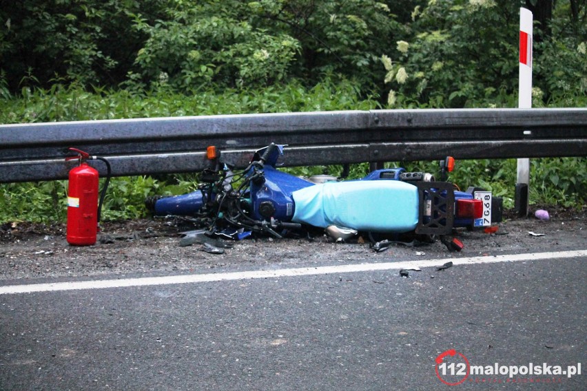 Ryczów. Dwaj motocykliści zderzyli się z ciężarówką, jeden z nich nie żyje, drugi jest ciężko ranny