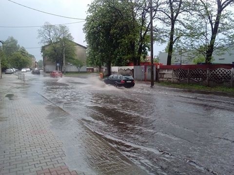 Burze przeszły przez Śląsk. Zalane ulice i posesje ZDJĘCIA