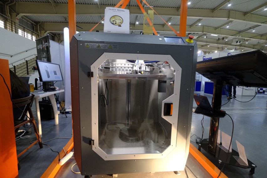 - Prezentujemy najnowszą przemysłową drukarkę 3D Factory 2.0...