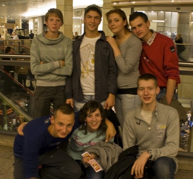 Uczniowe z Lęborka podczas wycieczki do Warszawy.