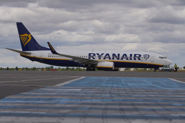 Wiele osób ma problem ze zwrotem pieniędzy za loty odwołane przez linię Ryanair z powodu koronawirusa