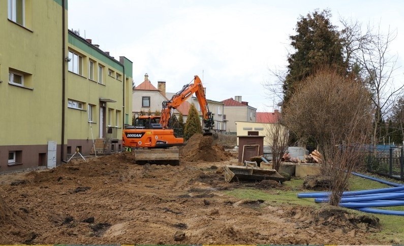 Prace przy ul. Białostockiej mają się zakończyć do 31 maja...