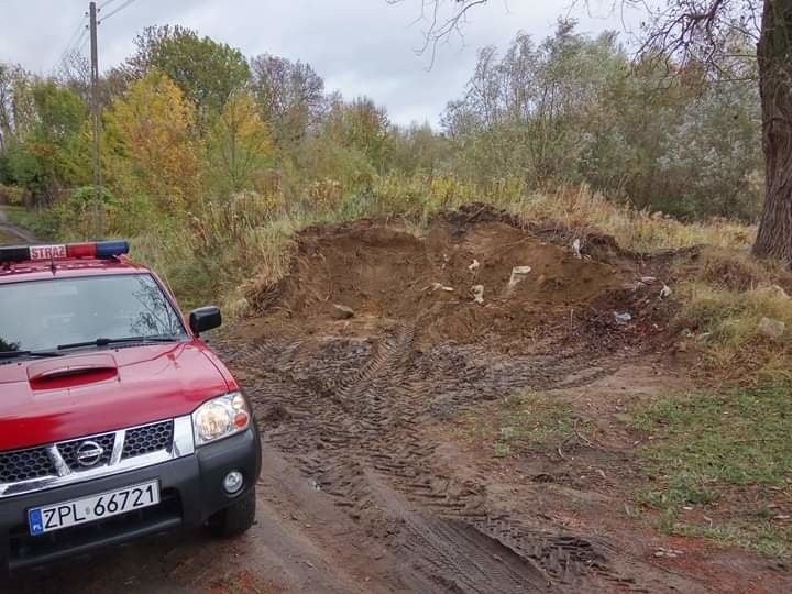 Obecnie lustro wody sięga 543 cm. Na wodowskazie w Trzebieży...