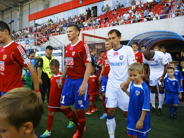 Sebastian Dudek (z lewej), piłkarz Zawiszy Bydgoszcz.