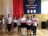 Najmłodsi uczniowie szkoły w Krzcięcicach pamiętali o zbliżającym się święcie Niepodległości. Przygotowali piękną akademię (ZDJĘCIA)