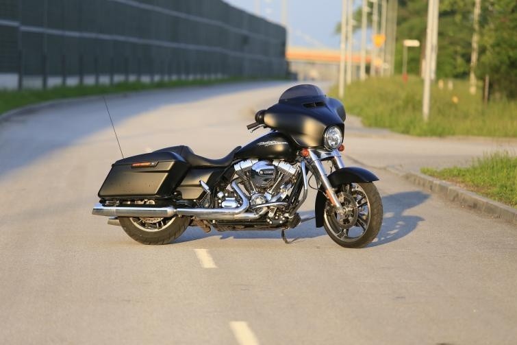 Testujemy: Harley-Davidson Street Glide - nowoczesny...