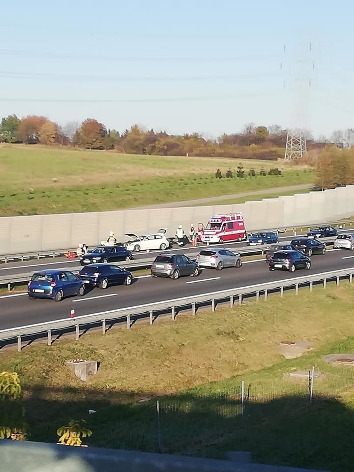 Wypadek i kolizja na autostradzie A4. Duże utrudnienia w kierunku Krakowa i Rzeszowa [ZDJĘCIA]