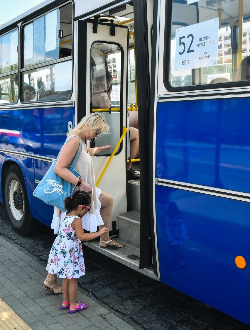 Zabytkowe autobusy na linii 52 w Bydgoszczy. Można jeździć do końca długiego weekendu