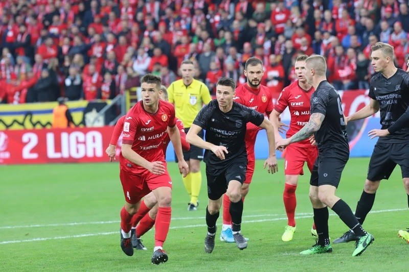 Piłkarska druga liga. Widzew  spełnia  marzenia...