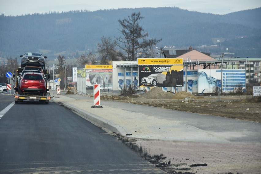 Zakopianka to najbardziej zaśmiecona reklamami droga w Polsce! Te zdjęcia mówią same za siebie