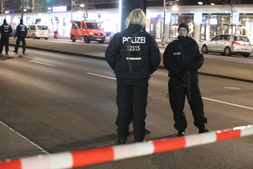 Niemcy: Zamach na Breitscheidplatz w Berlinie. Ciężarówka wjechała w ludzi na jarmarku świątecznym